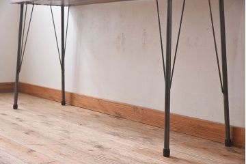 アンティーク家具　和製アンティーク　ケヤキ材一枚板!古材の質感が味わい深い鉄脚テーブル(作業台、アイアンテーブル)