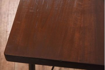 アンティーク家具　和製アンティーク　朴の木材天板　古材の質感が味わい深い鉄脚テーブル(作業台、アイアンテーブル)