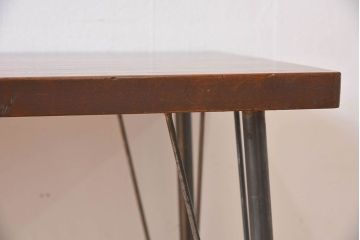 アンティーク家具　和製アンティーク　朴の木材天板　古材の質感が味わい深い鉄脚テーブル(作業台、アイアンテーブル)