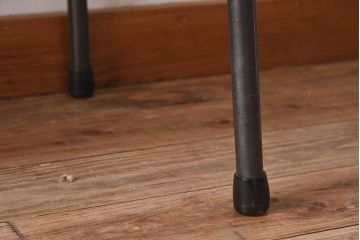 アンティーク家具　和製アンティーク　朴の木材天板　古材の質感が味わい深い鉄脚テーブル(作業台、アイアンテーブル)
