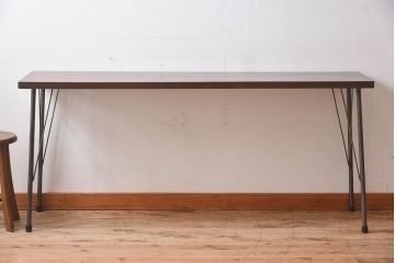 アンティーク家具　和製アンティーク　朴の木材天板　古材の質感が味わい深い鉄脚テーブル(作業台、アイアンテーブル)