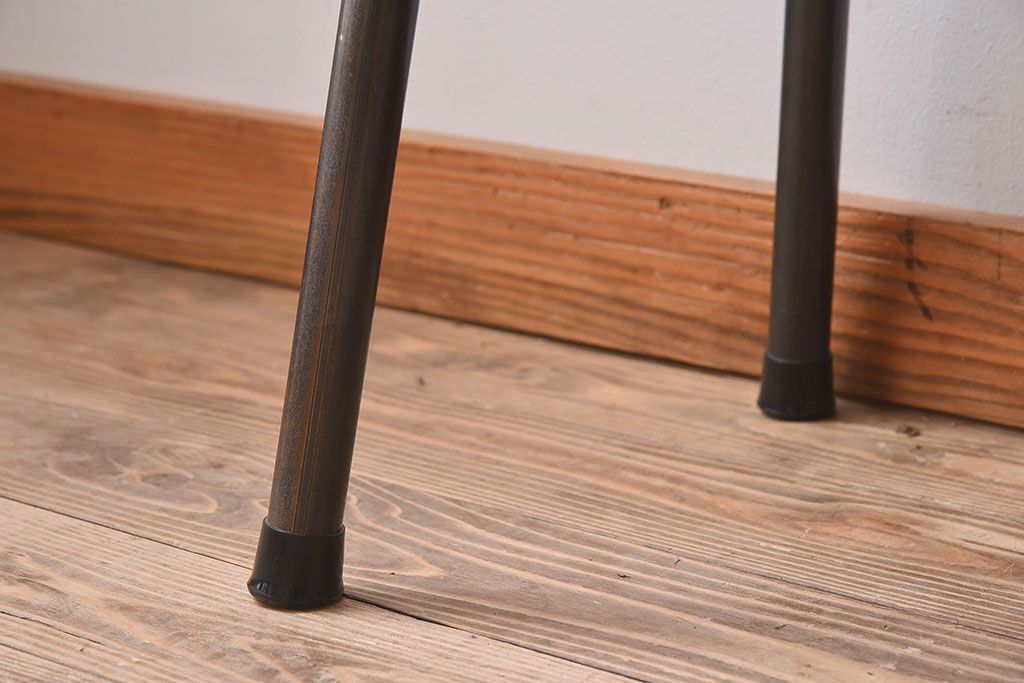 アンティーク家具　和製アンティーク　重厚なケヤキ材一枚板の鉄脚ベンチ(長椅子、アイアンベンチ)