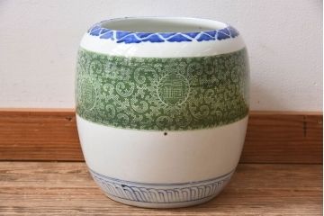 アンティーク雑貨　古民具・骨董　昭和期　小さな瀬戸火鉢(陶磁器)