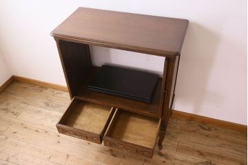 ヴィンテージ家具　フランスビンテージ　猫脚や彫刻が美しいテレビ収納棚(テレビ台、キャビネット)