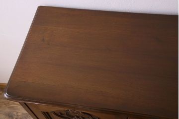 ヴィンテージ家具　フランスビンテージ　猫脚や彫刻が美しいテレビ収納棚(テレビ台、キャビネット)
