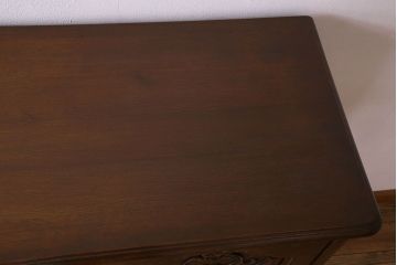 ヴィンテージ家具　フランスビンテージ　猫脚や彫刻が美しいテレビ収納棚(テレビ台、キャビネット)