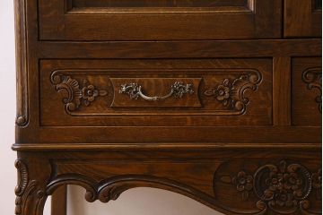 ヴィンテージ家具　フランスビンテージ　猫脚や彫刻が美しいテレビ収納棚(テレビ台、キャビネット)