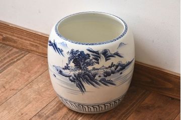 アンティーク雑貨　古民具・骨董　山水図で覆われたアンティーク瀬戸火鉢(鉢カバー)