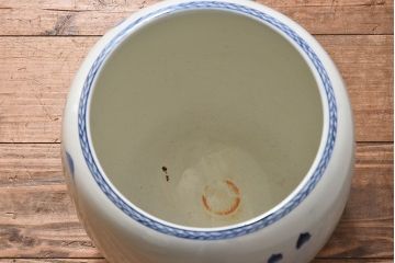 アンティーク雑貨　古民具・骨董　山水図で覆われたアンティーク瀬戸火鉢(鉢カバー)(1)