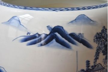 アンティーク雑貨　古民具・骨董　山水図で覆われたアンティーク瀬戸火鉢(鉢カバー)(2)