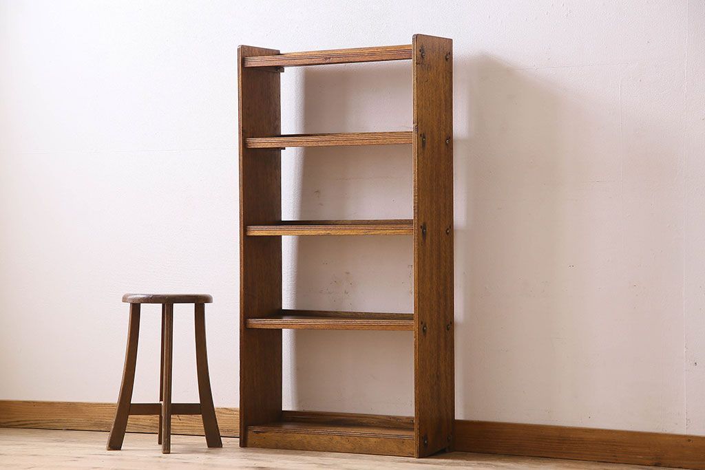 レトロ家具　昭和レトロ　古いラワン材の質感が味わい深い本棚(飾り棚、ディスプレイラック)