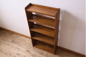 レトロ家具　昭和レトロ　古いラワン材の質感が味わい深い本棚(飾り棚、ディスプレイラック)