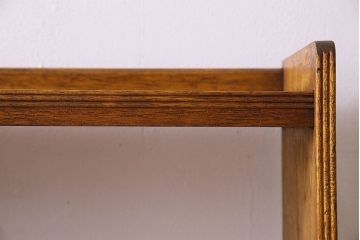 レトロ家具　昭和レトロ　古いラワン材の質感が味わい深い本棚(飾り棚、ディスプレイラック)