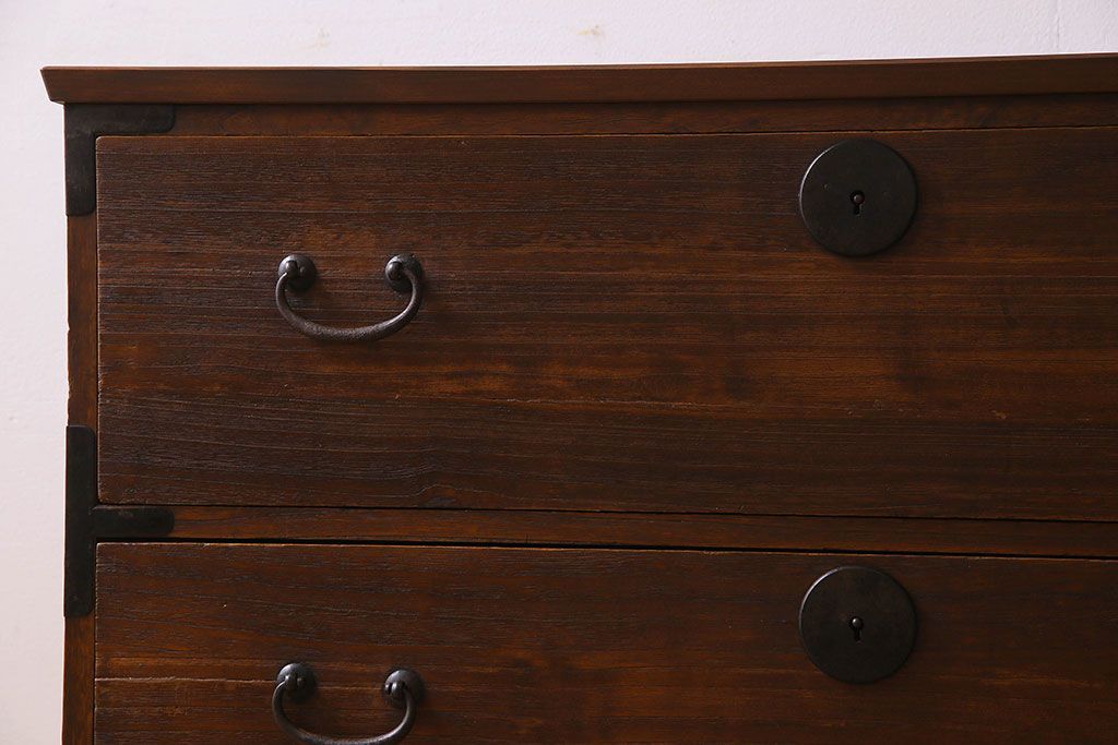 アンティーク家具　和製アンティーク　鉄脚付きの時代箪笥ローチェスト(ローボード、衣装箪笥、テレビ台)