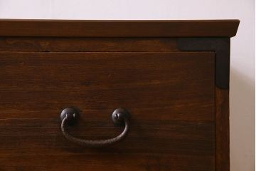 アンティーク家具　和製アンティーク　鉄脚付きの時代箪笥ローチェスト(ローボード、衣装箪笥、テレビ台)