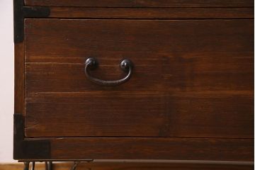 アンティーク家具　和製アンティーク　鉄脚付きの時代箪笥ローチェスト(ローボード、衣装箪笥、テレビ台)