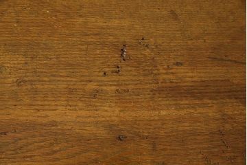 レトロ家具　昭和レトロ　ナラ材一枚板の重厚な鉄脚ベンチ(長椅子、アイアンベンチ)(2)