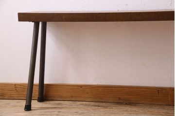 レトロ家具　昭和レトロ　ナラ材一枚板の重厚な鉄脚ベンチ(長椅子、アイアンベンチ)(3)