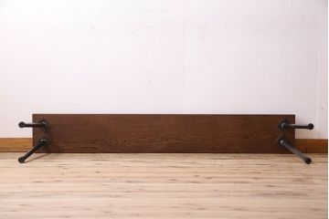 レトロ家具　昭和レトロ　ナラ材一枚板 古材の質感が味わい深い鉄脚ベンチ(長椅子、アイアンベンチ)(2)
