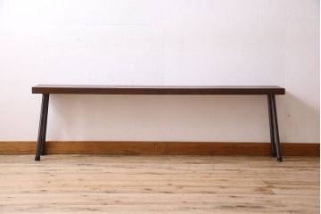 レトロ家具　昭和レトロ　ナラ材一枚板 古材の質感が味わい深い鉄脚ベンチ(長椅子、アイアンベンチ)(3)