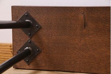 レトロ家具　昭和レトロ　ナラ材一枚板 古材の質感が味わい深い鉄脚ベンチ(長椅子、アイアンベンチ)(3)