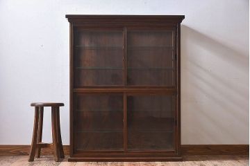 アンティーク家具　大正ロマン　桑材!小振りな三面ガラスケース(ショーケース、収納棚、陳列棚)