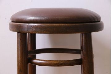 アンティーク家具　イギリスアンティーク　落ち着いた色合いが素敵なベントウッドスツール(クッションチェア、椅子、丸イス)