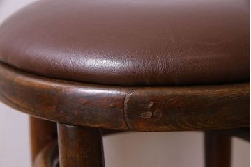 アンティーク家具　イギリスアンティーク　落ち着いた色合いが素敵なベントウッドスツール(クッションチェア、椅子、丸イス)