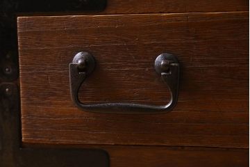 アンティーク家具　和製アンティーク　美しい結霜ガラス入りの箪笥ローボード(ローチェスト、収納棚)