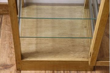 レトロ家具　昭和レトロ　4面ガラスの小振りなガラスケース(ショーケース、収納棚、陳列棚)