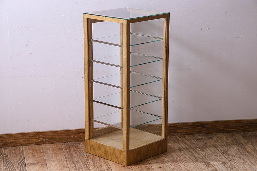レトロ家具　昭和レトロ　4面ガラスの小振りなガラスケース(ショーケース、収納棚、陳列棚)