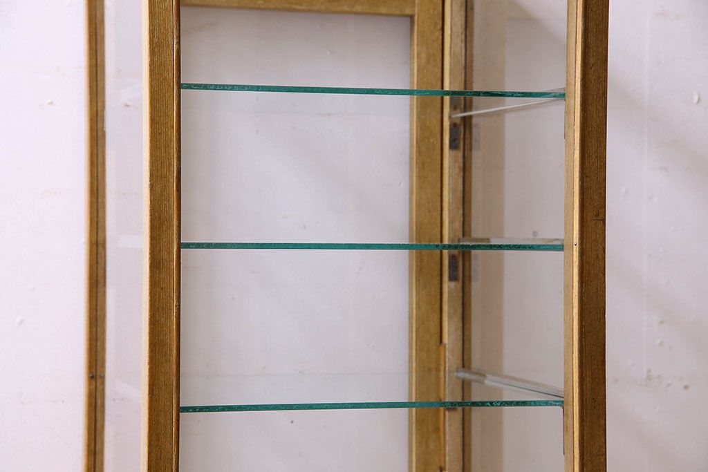 レトロ家具　昭和レトロ　4面ガラスの小振りなガラスケース(ショーケース、収納棚、陳列棚)