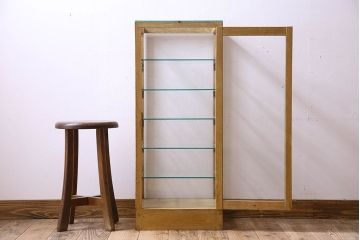 レトロ家具　昭和レトロ　4面ガラスの小振りなガラスケース(ショーケース、収納棚、陳列棚)