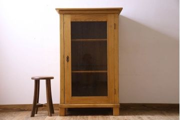 アンティーク家具　フランスアンティーク　パイン材　温もりあるデザインの収納棚(キャビネット、戸棚)
