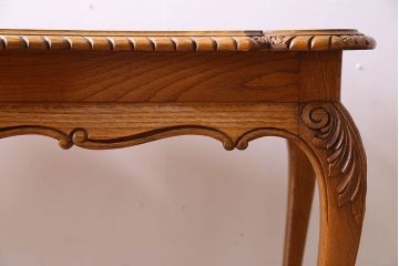 ヴィンテージ家具　フランスビンテージ　エレガントなデザインのセンターテーブル(リビングテーブル)