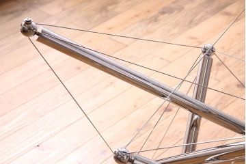 中古　Cassina(カッシーナ)製　714　ガラステーブル(センターテーブル、ダイニングテーブル)(定価約67万円)