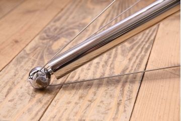 中古　Cassina(カッシーナ)製　714　ガラステーブル(センターテーブル、ダイニングテーブル)(定価約67万円)