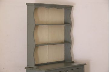 ペイント家具　イギリスビンテージ　可愛らしいデザインの食器棚(収納棚、戸棚、飾り棚)