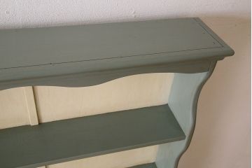 ペイント家具　イギリスビンテージ　可愛らしいデザインの食器棚(収納棚、戸棚、飾り棚)