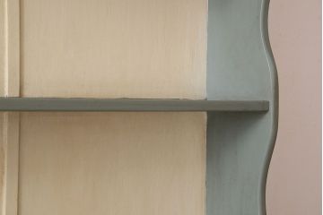 ペイント家具　イギリスビンテージ　可愛らしいデザインの食器棚(収納棚、戸棚、飾り棚)