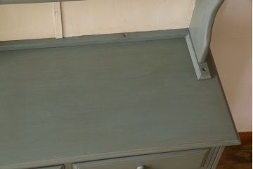 ペイント家具　イギリスビンテージ　可愛らしいデザインの食器棚(収納棚、戸棚、飾り棚)