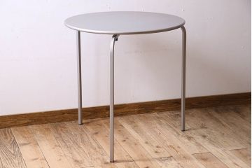 中古　ブランド家具　BISTRO(ビストロ)　アウトドアユース　Cassinaixc.(カッシーナイクスシー)　ラウンドテーブル(サイドテーブル、コーヒー  テーブル)(定価約6万円)