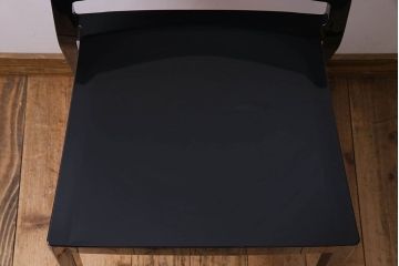 中古　ブランド家具　Kartell(カルテル)製　Lizz(リッツ)　モダンなデザインのチェア(椅子、  ダイニングチェア)(定価約3万3千円)(1)