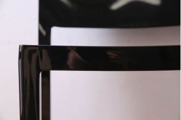 中古　ブランド家具　Kartell(カルテル)製　Lizz(リッツ)　モダンなデザインのチェア(椅子、  ダイニングチェア)(定価約3万3千円)(1)