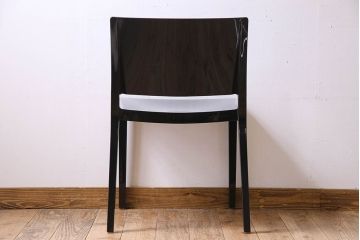 中古　ブランド家具　Kartell(カルテル)製　Lizz(リッツ)　モダンなデザインのチェア(椅子、  ダイニングチェア)(定価約3万3千円)(1)