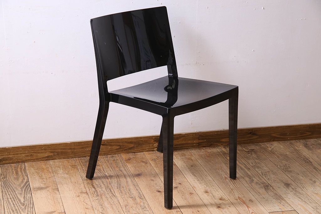 中古　ブランド家具　Kartell(カルテル)製　Lizz(リッツ)　モダンなデザインのチェア(椅子、ダイニングチェア)(定価約3万3千円)(2)