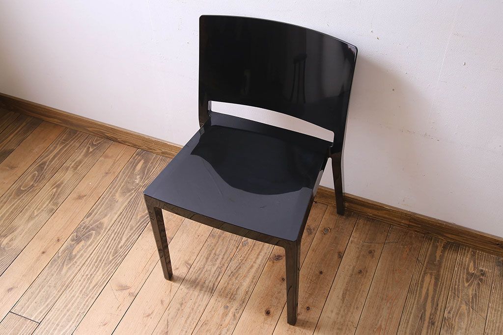 中古　ブランド家具　Kartell(カルテル)製　Lizz(リッツ)　モダンなデザインのチェア(椅子、ダイニングチェア)(定価約3万3千円)(2)