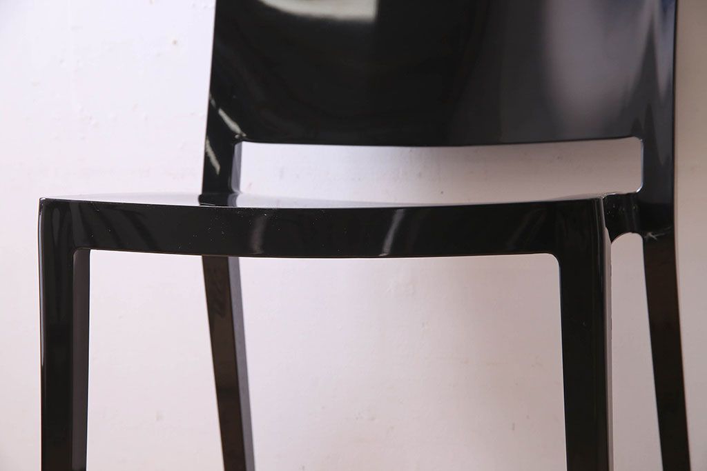 中古　ブランド家具　Kartell(カルテル)製　Lizz(リッツ)　モダンなデザインのチェア(椅子、ダイニングチェア)(定価約3万3千円)(2)