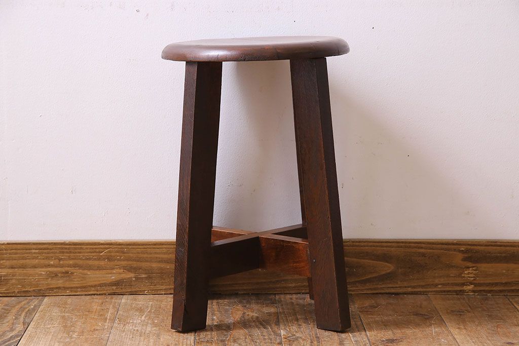 レトロ家具　昭和レトロ　落ち着きのある木の質感が味わい深い丸型スツール(椅子、丸イス)(1)
