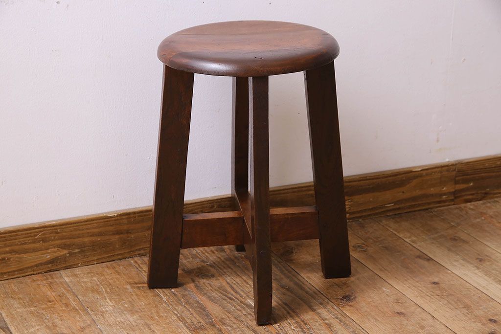 レトロ家具　昭和レトロ　落ち着きのある木の質感が味わい深い丸型スツール(椅子、丸イス)(1)